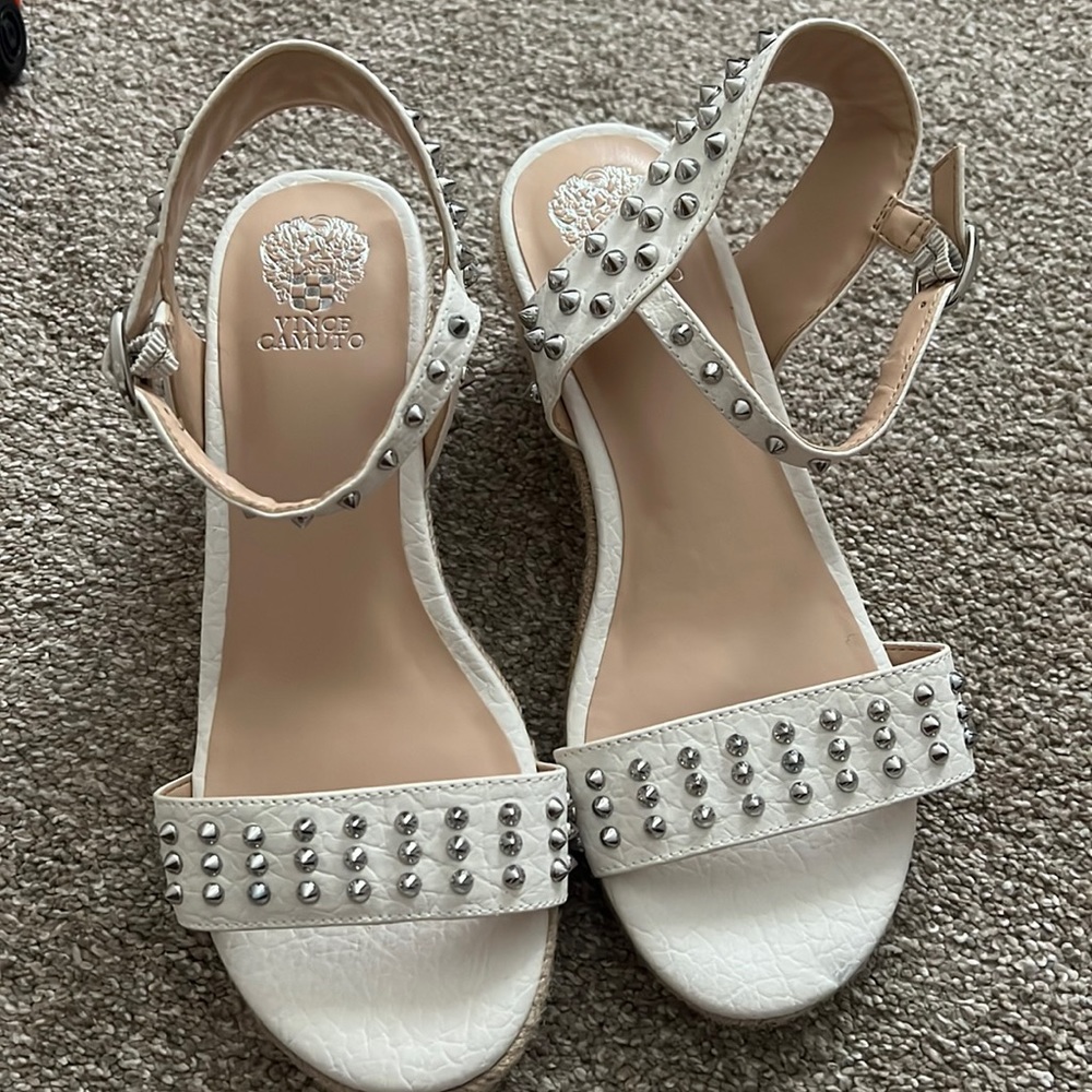 Vince camuto wedge sandal. New but no tag